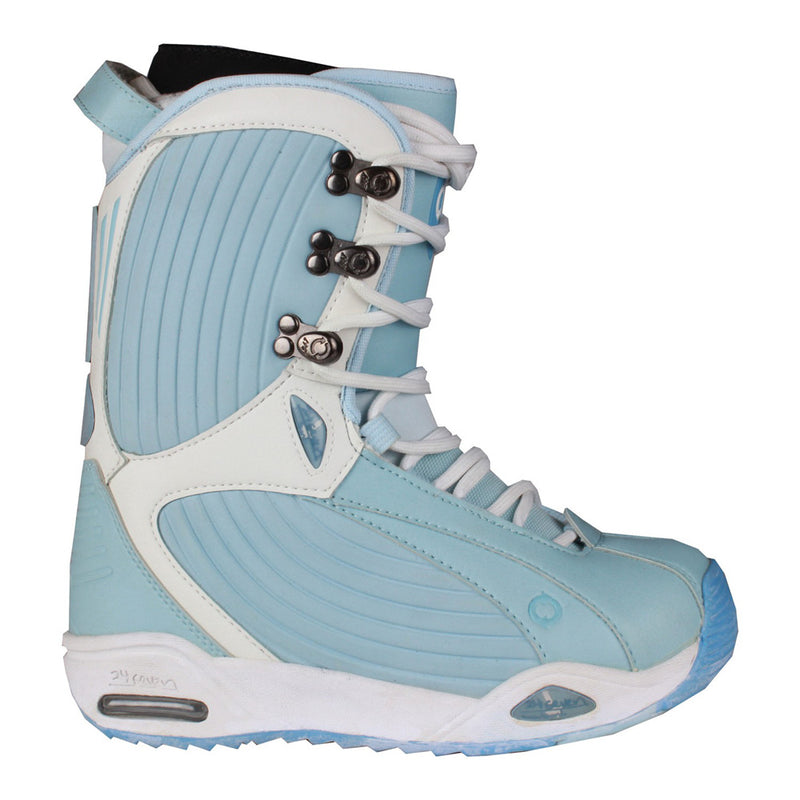24/7 Autobahn Girls Snowboard Boots Size 6 Baby blue