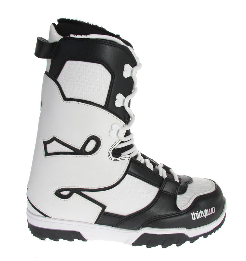 32 Exus. Snowboard Boots Sizes Mens 5 = Women 6 Black/White