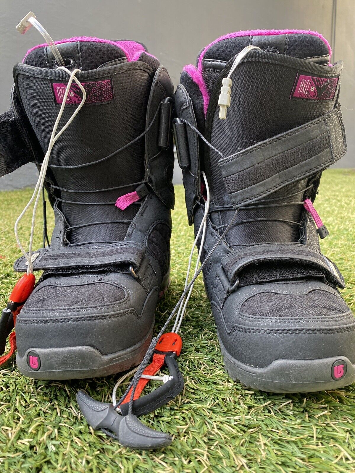 burton axel snowboard boots Burton Axel USED Snowboard Boots Women's Size 8.5 Black